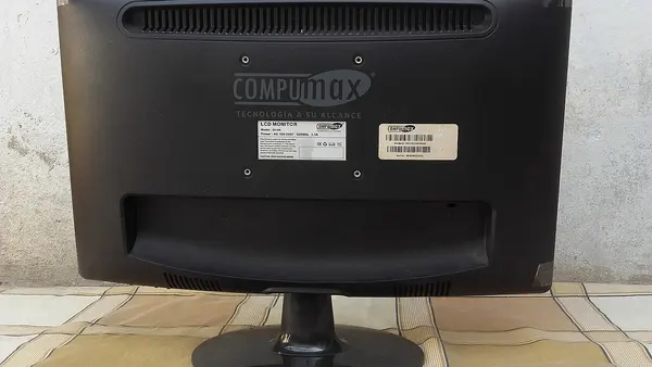 Monitor CM detras