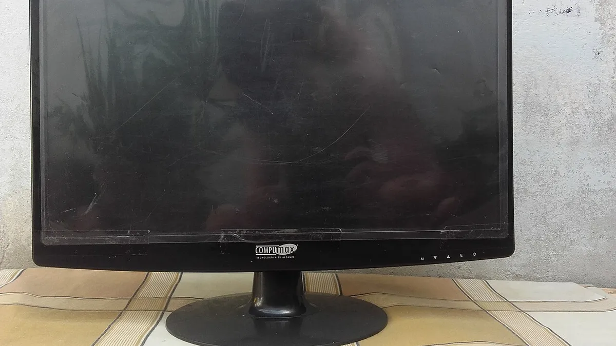 Monitor CM frente