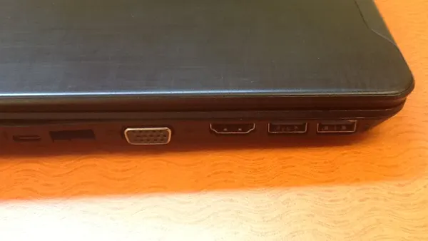 Acer laptop side