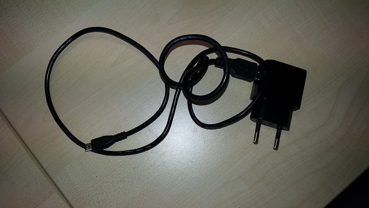 Lost&Found Mini USB LAdekabel