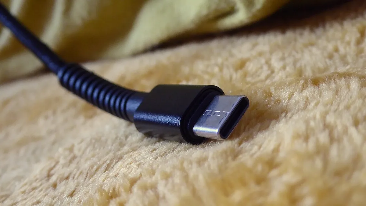 Black charging cable type USB-C plugs 05