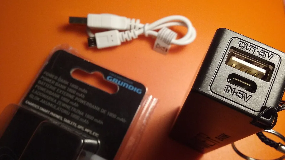 USB-A and USB micro B connectors in the power bank