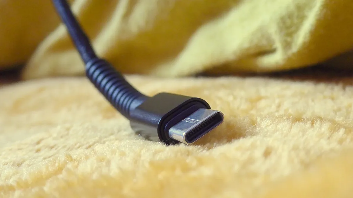 Black charging cable type USB-C plugs 08