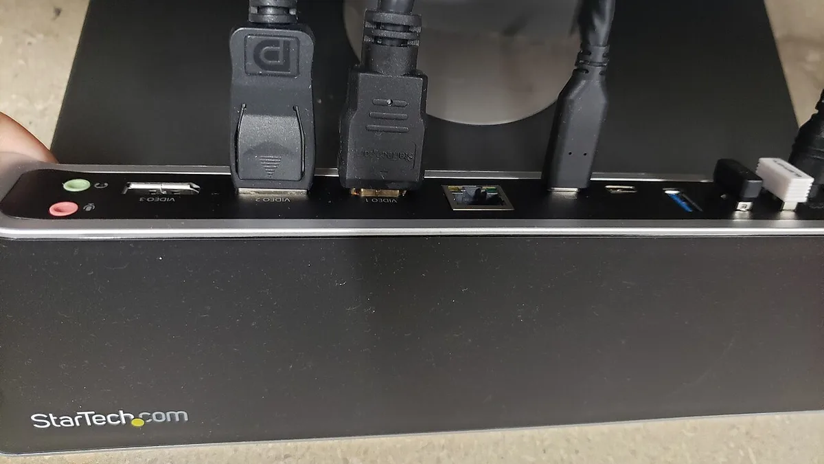 USB-C dock - back