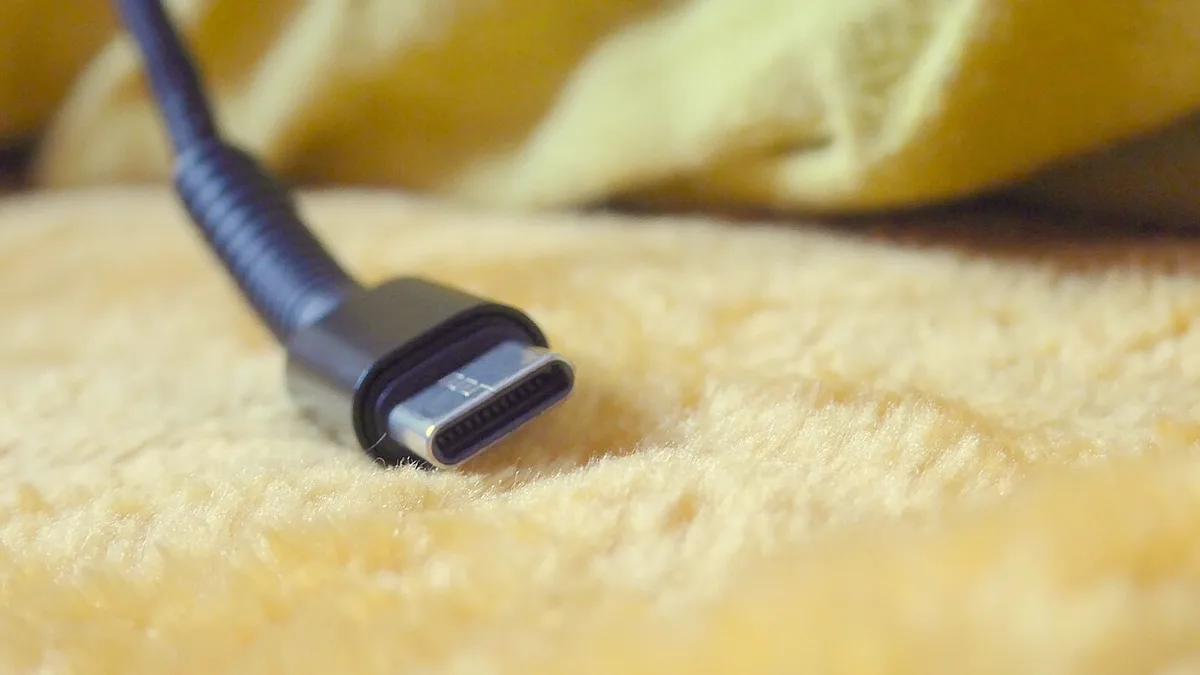 Black charging cable type USB-C plugs 09