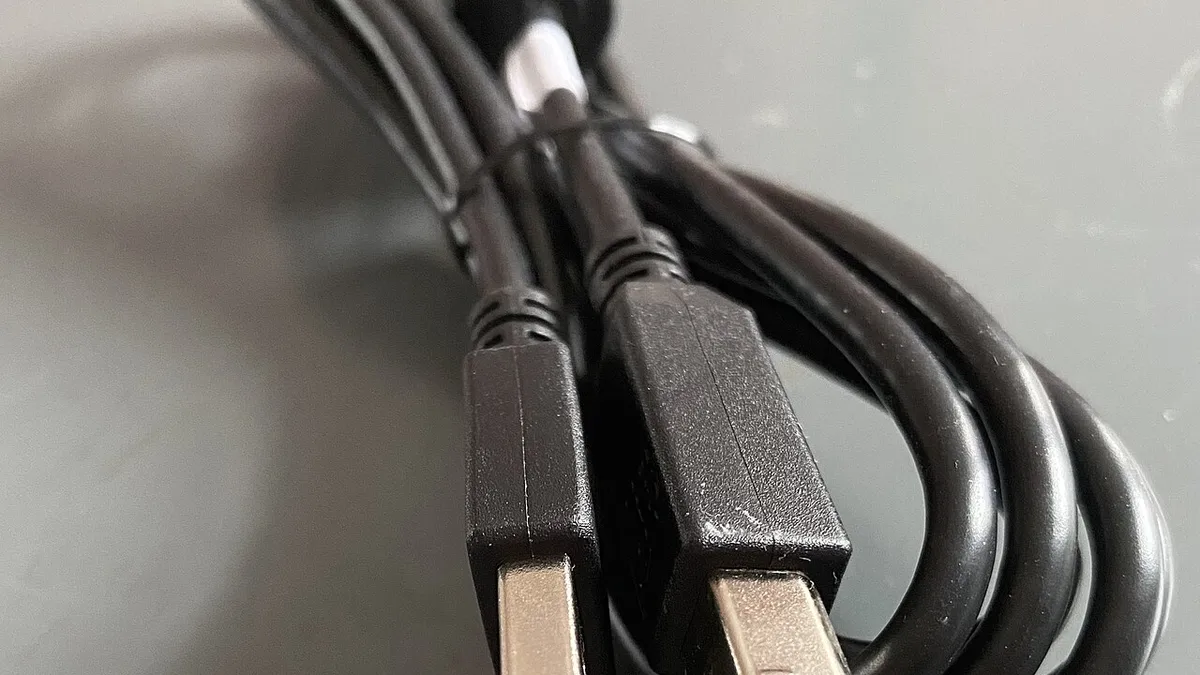 USB A & B cable.agr