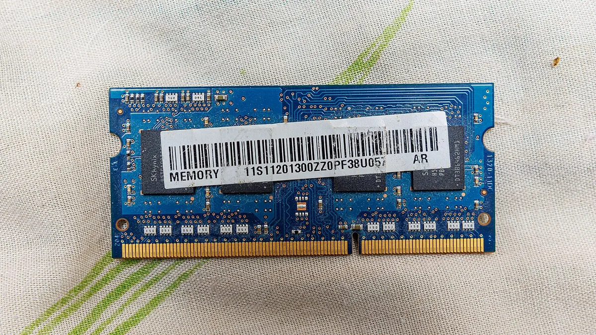 SK HYNIX HMT451S6AFR8A-PB 4GB PC3-12800 DDR3-1600MHz SINGLE RANK MEMORY MODULE REAR