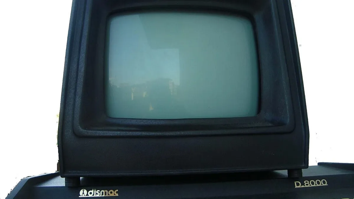 D8000 Monitor