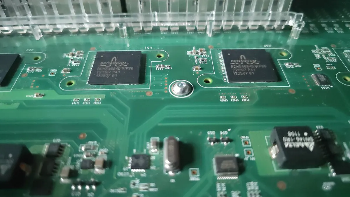 Broadcom BCM54684D1KFBG on a Cisco Catalyst 2960-S network switch