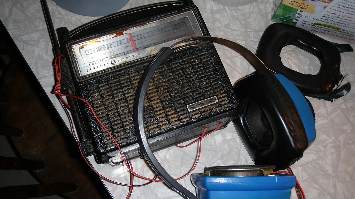 Homemade high level headphones with portable radio 02