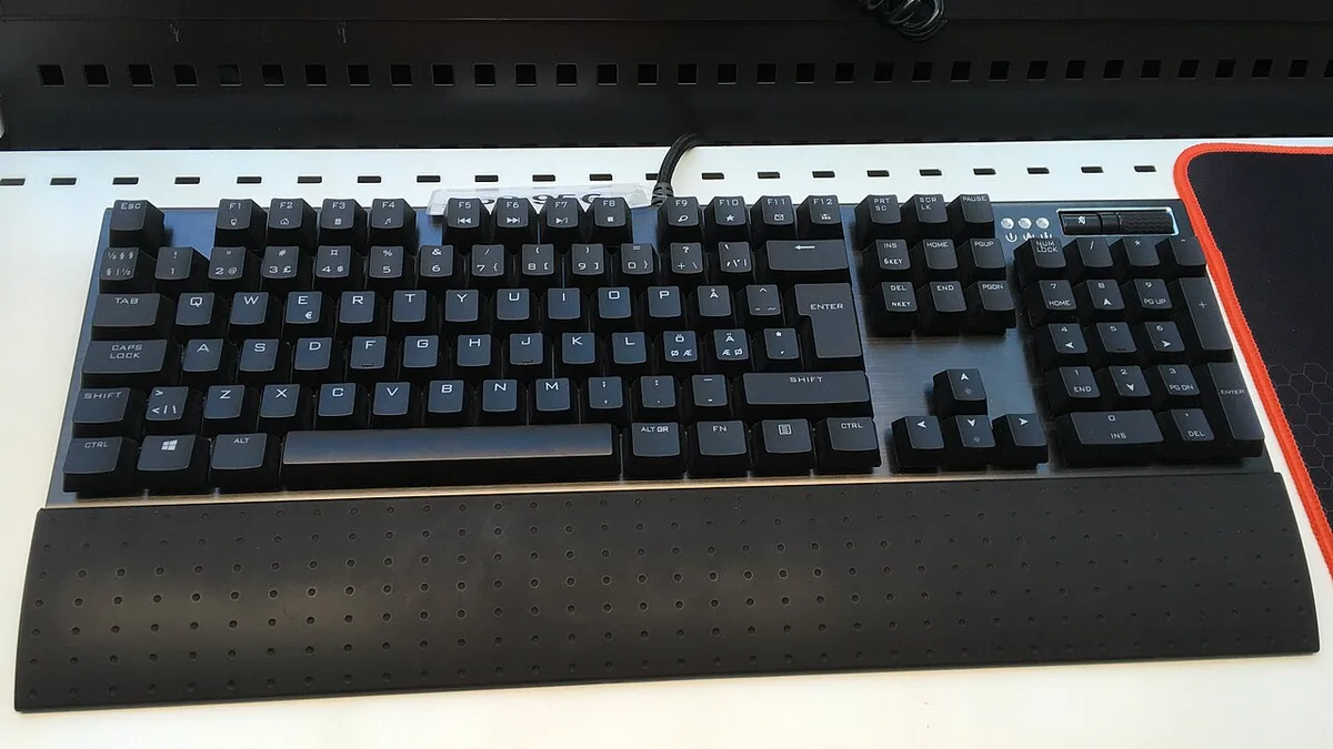Computer keyboard layout (28808607618)