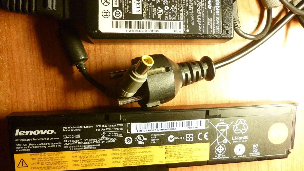 Lenovo X200s AC adapter and battery