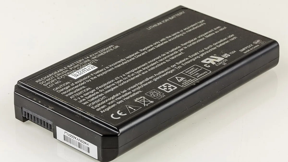 Fujitsu Siemens Computers Amilo L7300 - Lithium ion battery-0150