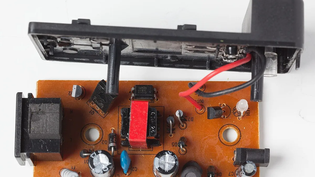 Cheap Ebay Lithium Ion Camera Battery Charger Teardown (8042008433)