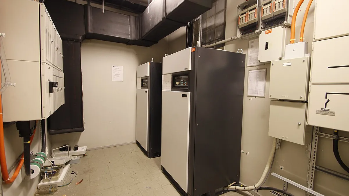 UPS - uninterruptible power supply