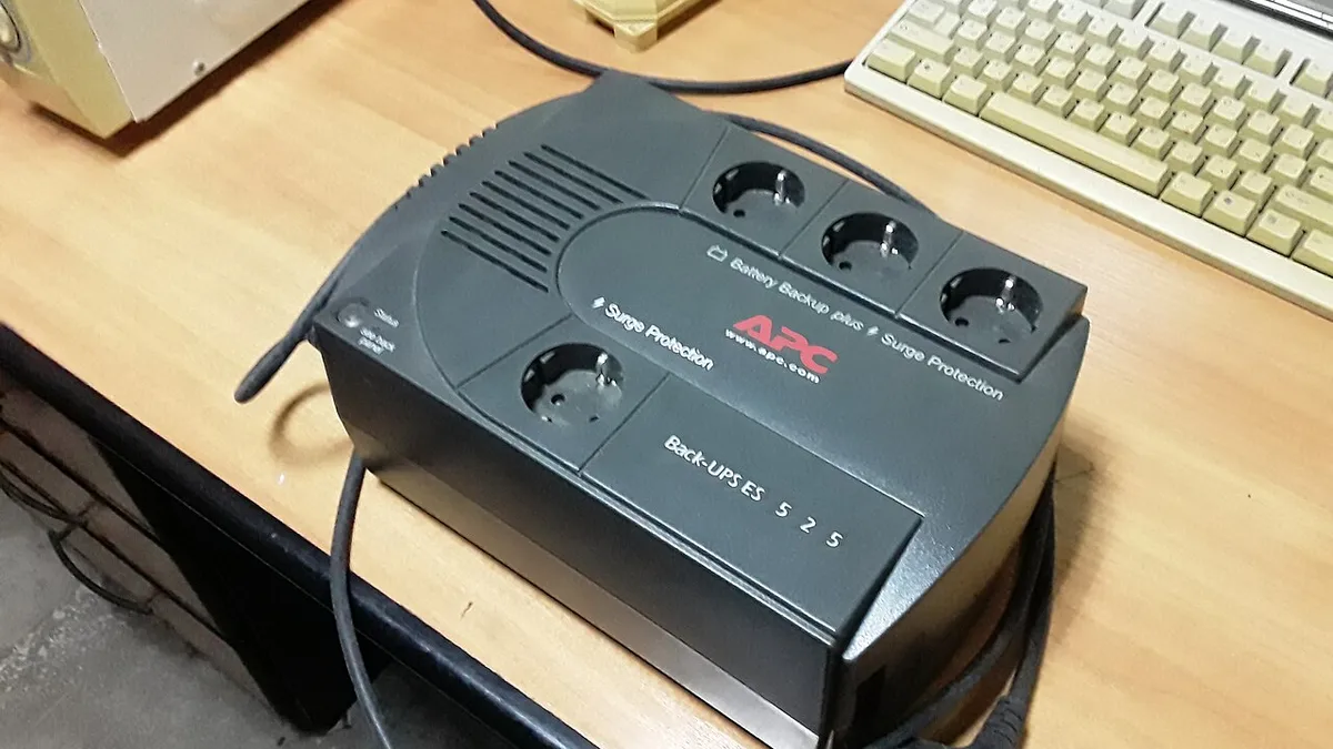 APC Back-UPS ES525