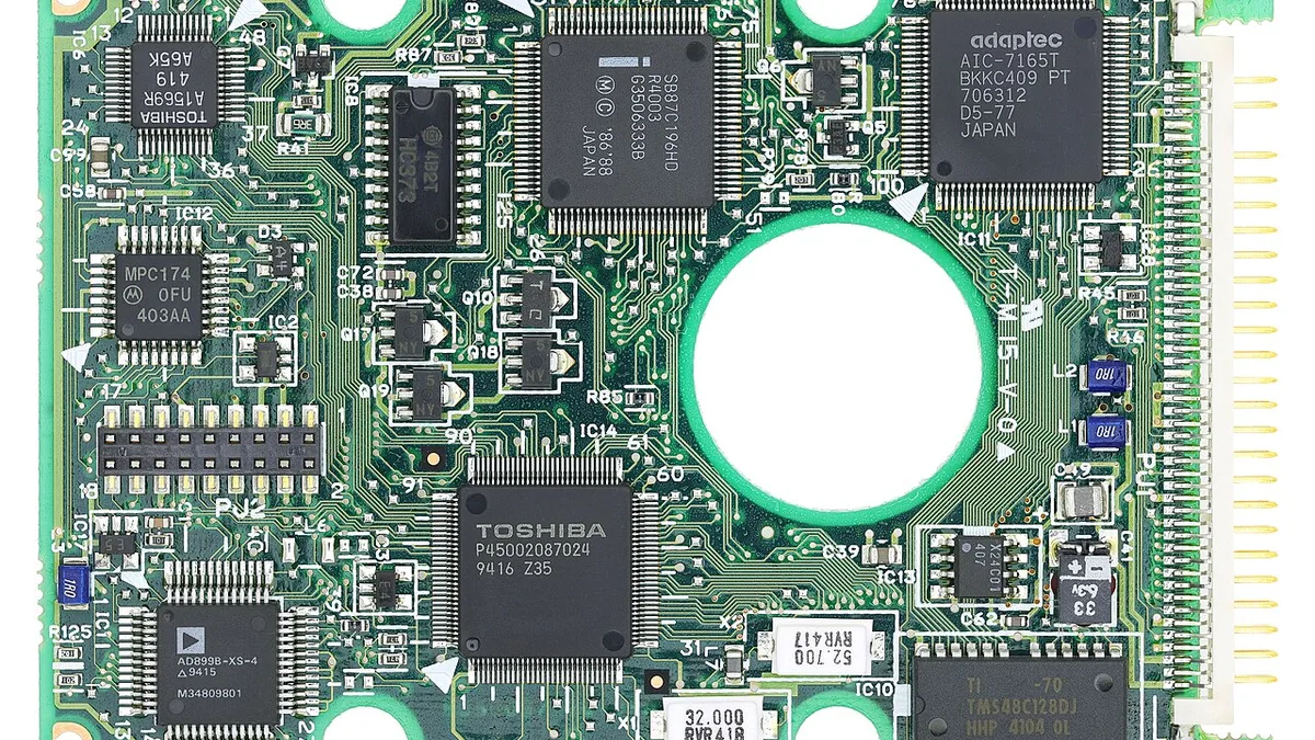 Toshiba MK2326FC - hard disk controller