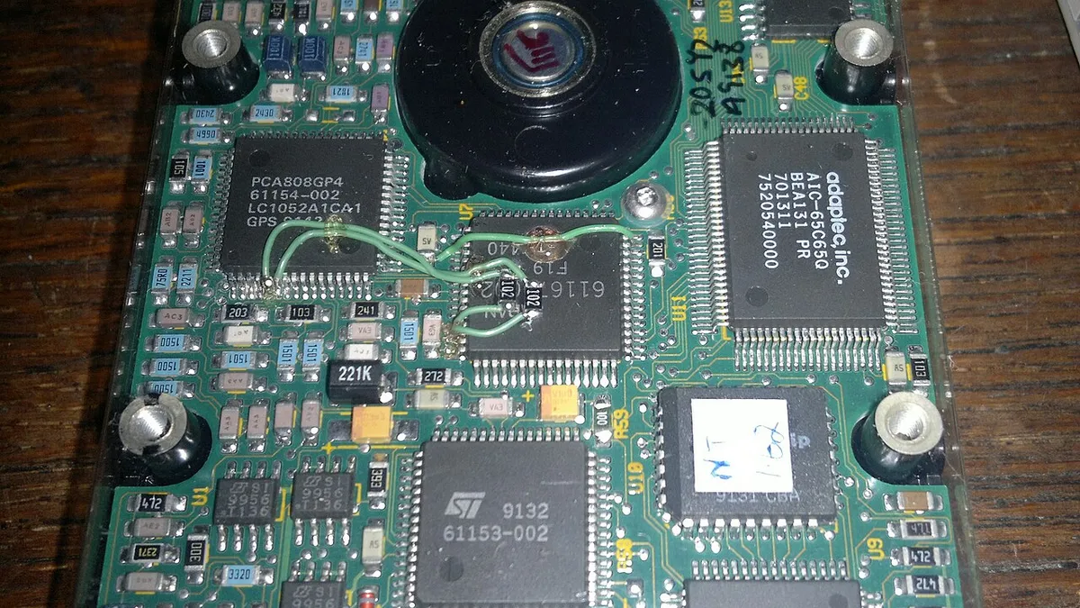Outbound Systems Inc. Model 2000 hard drive bottom