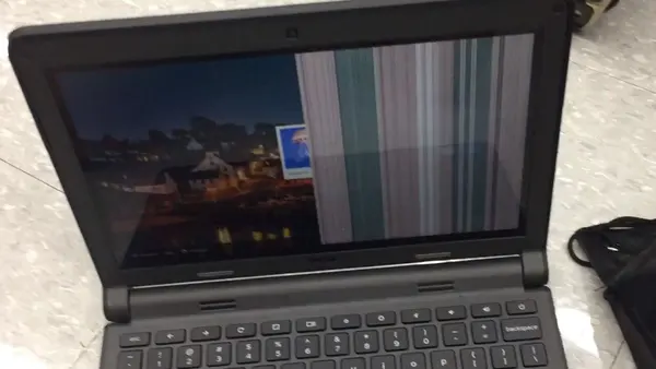 Laptop LCD with a faulty connector