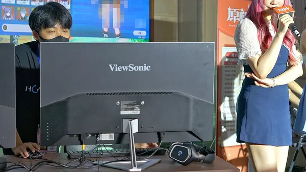ViewSonic monitor, Alpha Lin and Mipro ACT-52H at Genshin Impact stage event 20230730
