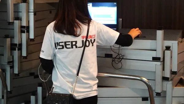 Userjoy female staff and her laptop, Taipei Game Show 20180127