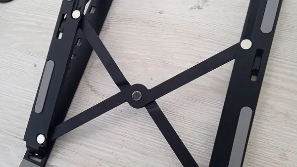 Laptop stand