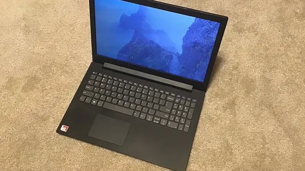 Lenovo laptop yat