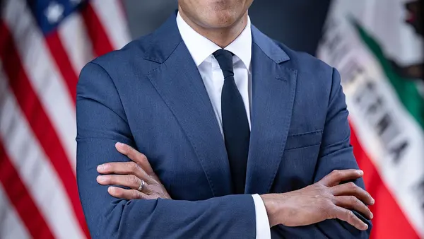Robert Rivas official speaker portrait