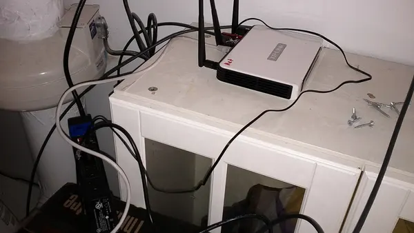 Router running openwrt with captive portal