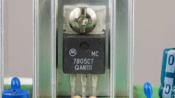 Analog Monitor Splitter (unbranded) - Motorola MC7805CT-3149
