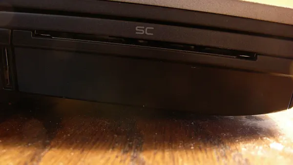 Laptop smart card reader