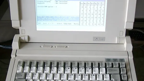 Laptop Arima geoeffnet
