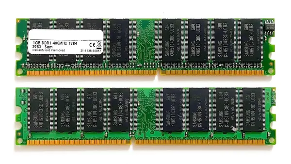 1GB DDR1 400Mhz (8)