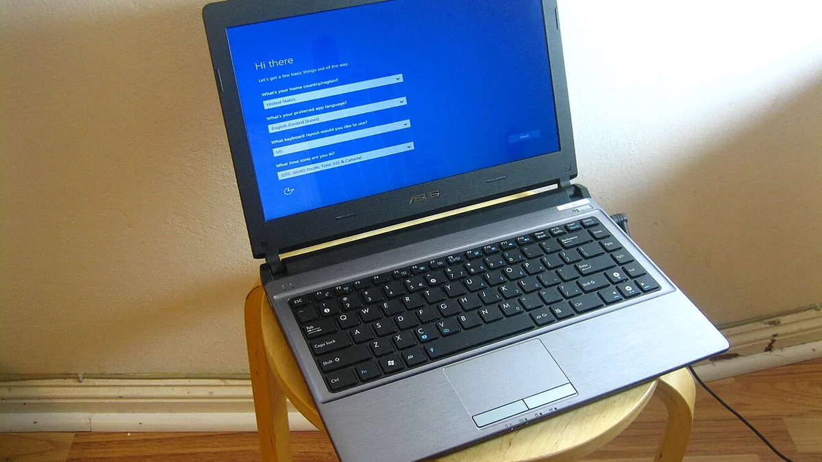 Laptop Computer Windows Operating System Install Installation (24198677555)