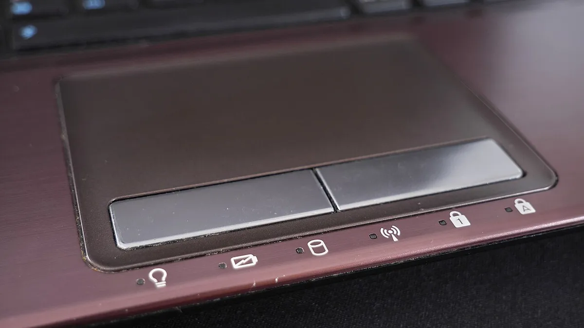 Laptop touchpad 20190320