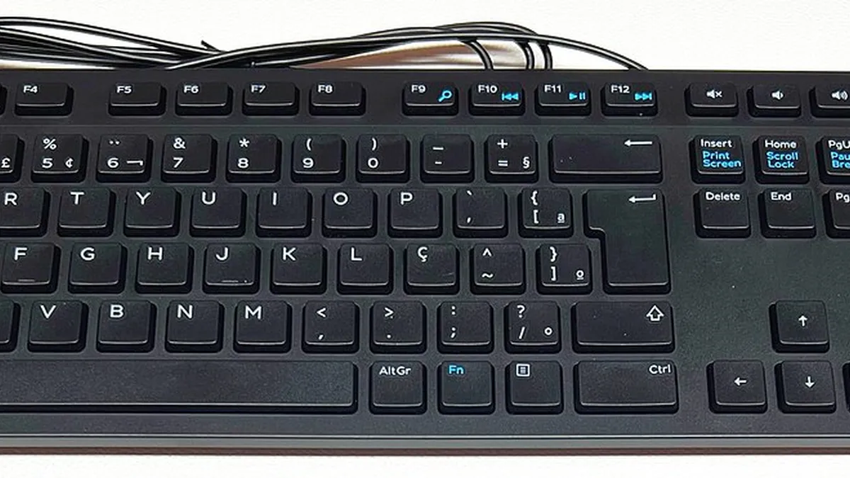 Brazilian computer keyboard (produced 2016)