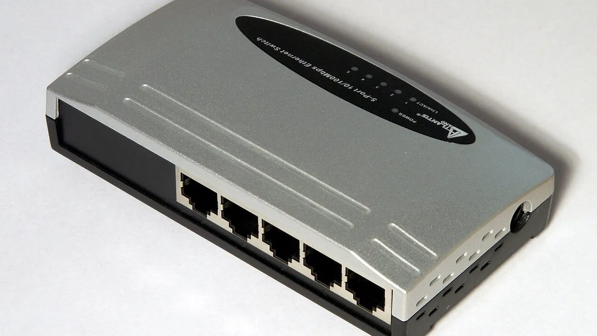 Ethernet switch Atlantis A02-F5P 5 ports backend