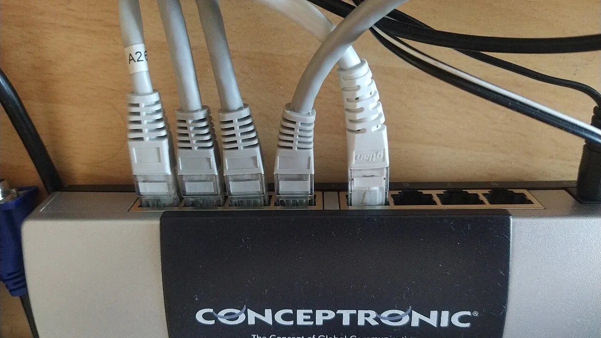 Switch sobremesa con 8 puertos Ethernet