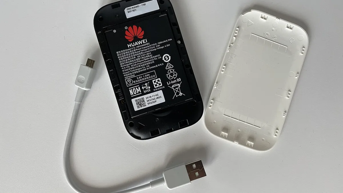 Huawei-E5576-320-4G-Reise-Hotspot-LTE-Router.4
