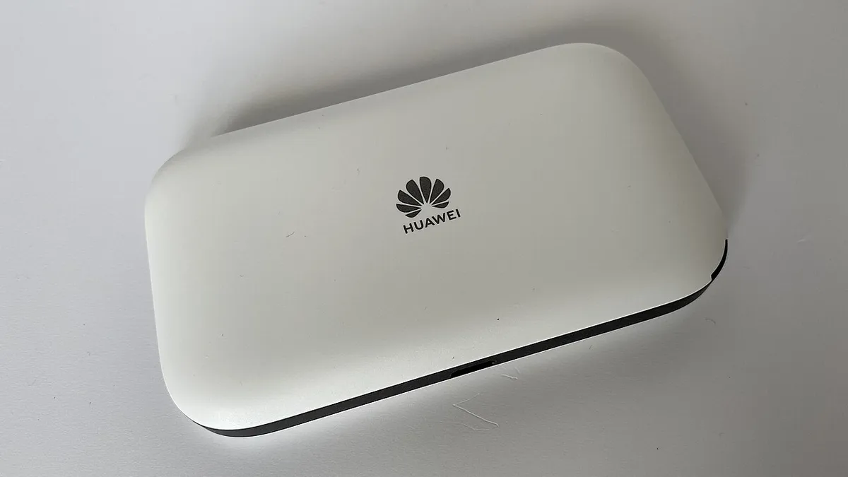 Huawei-E5576-320-4G-Reise-Hotspot-LTE-Router.2
