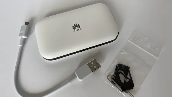 Huawei-E5576-320-4G-Reise-Hotspot-LTE-Router.3