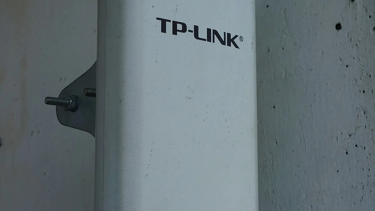 TP-Link outdoor Wi-Fi access point 20140703