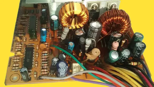 PC Power Supply PCB damagend capacitors after fan failure