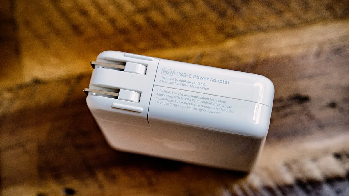 Apple 96W USB Type-C Power Adapter for new 16 inch MacBook Pro (49165128252)