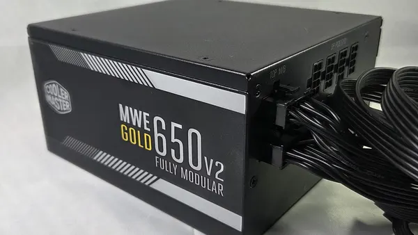 Cooler Master MPE-6501-AFAAG 650W power supply - side view