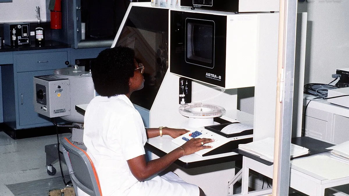 A technician enters data into a computer at Gorgas Army Hospital - DPLA - 2300987e22c18aeeb904c6c80c26a36e