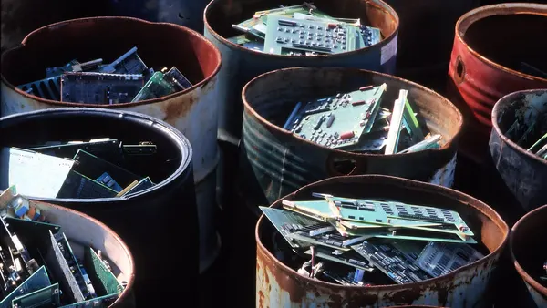 Computer Recycling Scrapyard Ottawa Canada 1996 enh