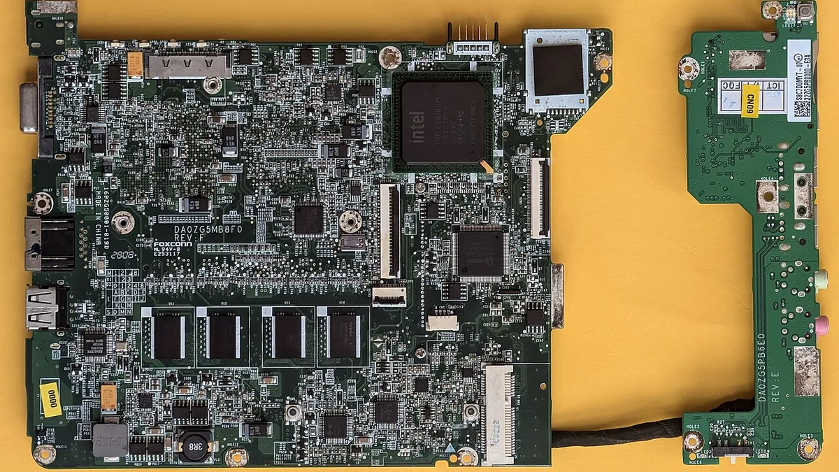 Acer Aspire One ZG5 motherboard DA0ZG5MB8F0 - top view