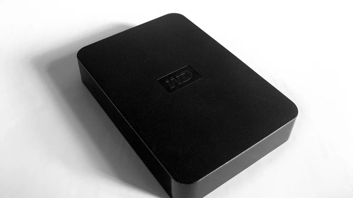 Western Digital WDBPCK0010BBK-EESN external hard drive