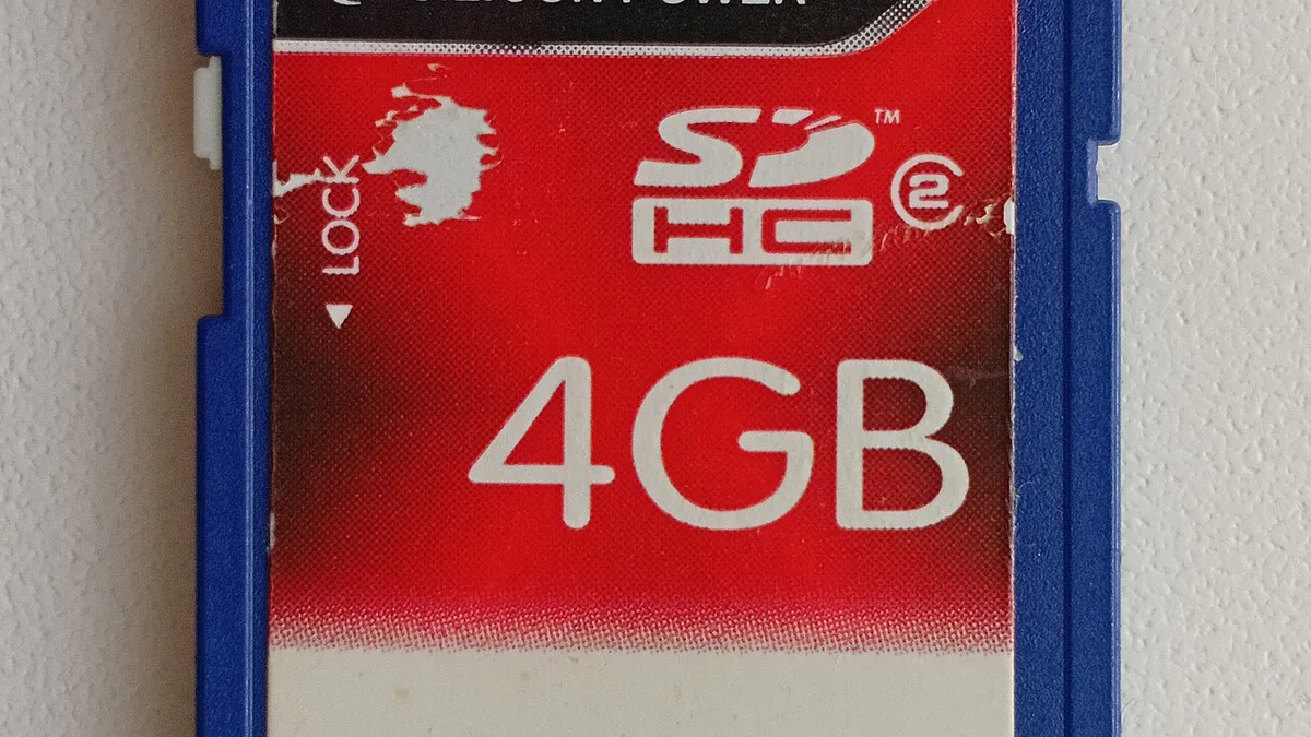 2025-10-21-SiliconPower-SD-4Gb-HC-2